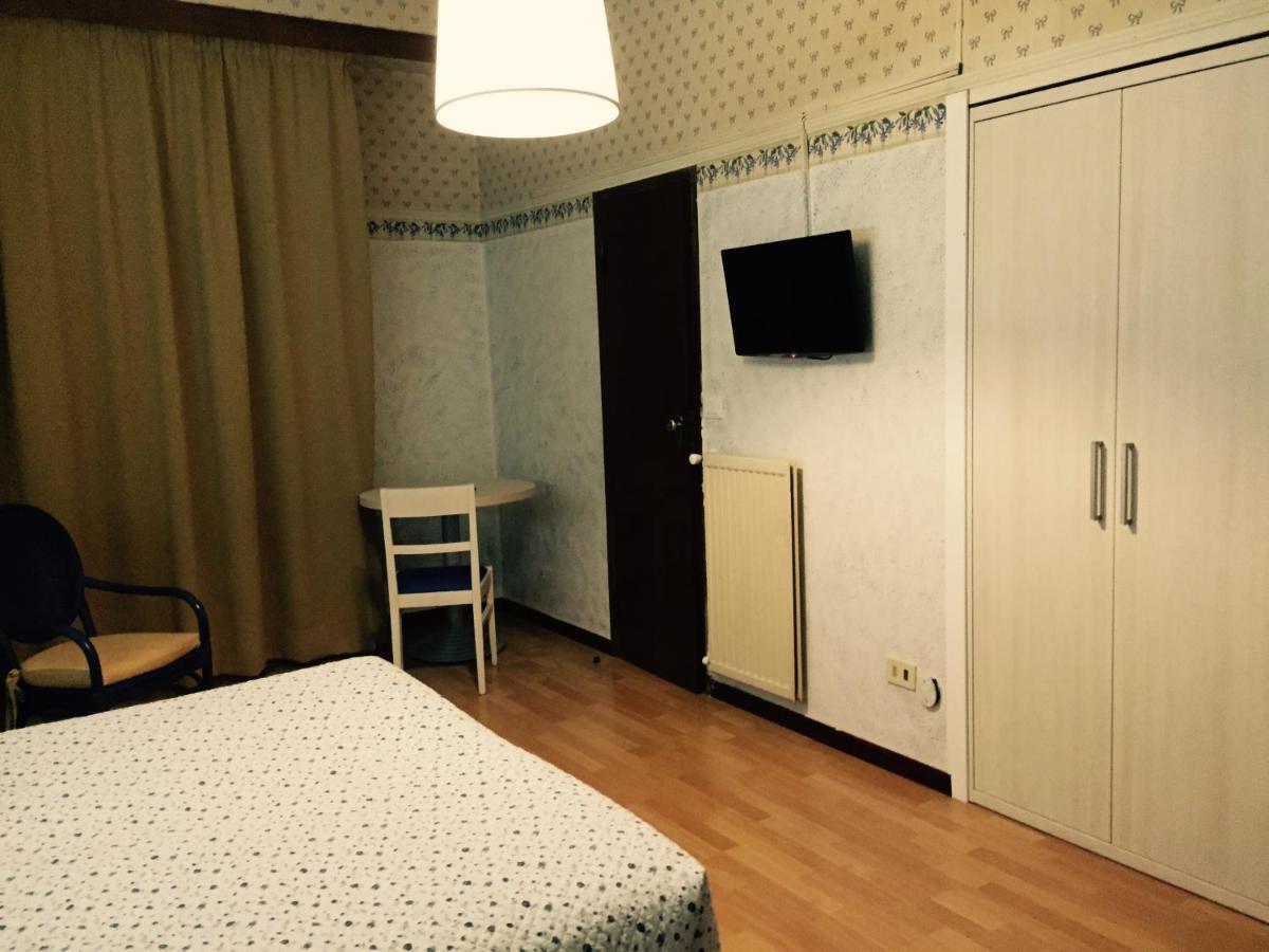 Hotel Biondi Montecatini Terme Zimmer foto