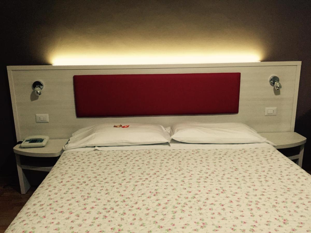 Hotel Biondi Montecatini Terme Zimmer foto