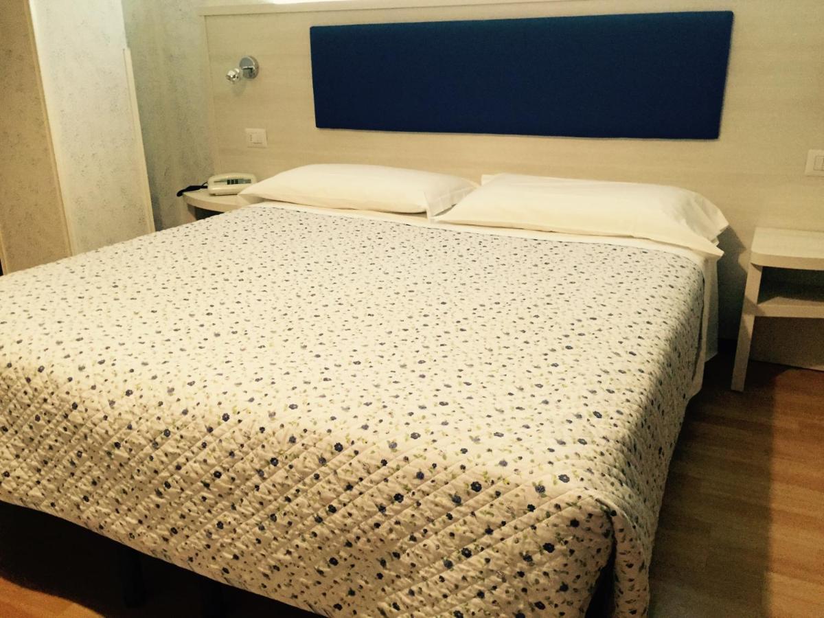 Hotel Biondi Montecatini Terme Zimmer foto